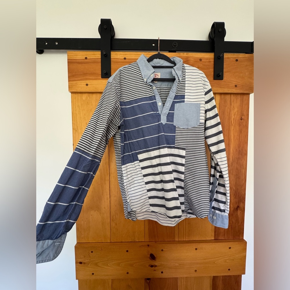 Great condition Brooks Brothers casual button down shirt non iron